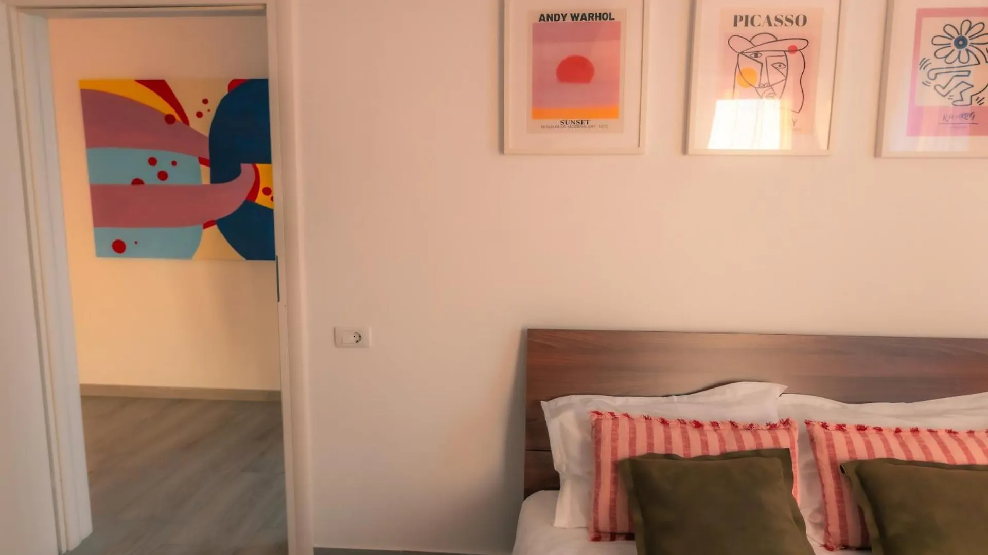 Sunset Apartment - Central Apt With Rooftop Garden Bucharest Romania