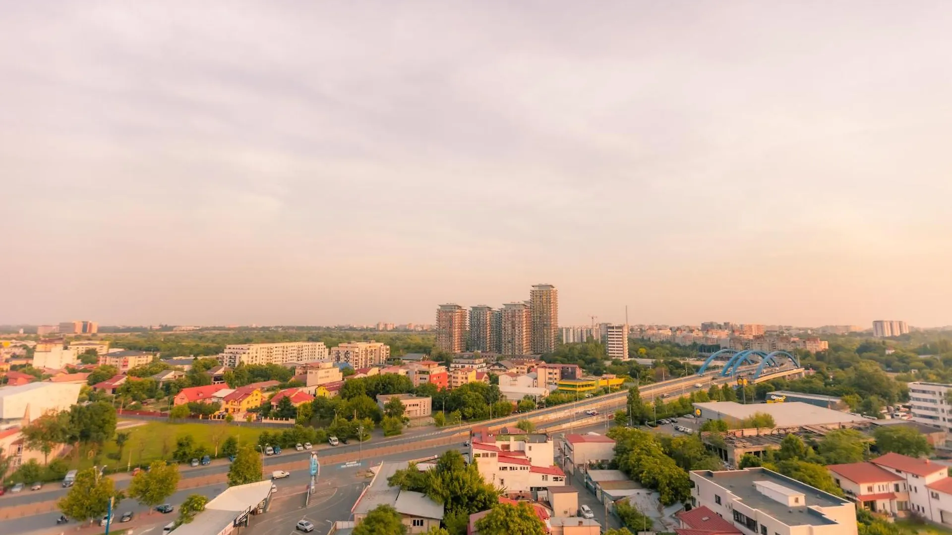 Sunset Apartment - Central Apt With Rooftop Garden Bucharest Romania