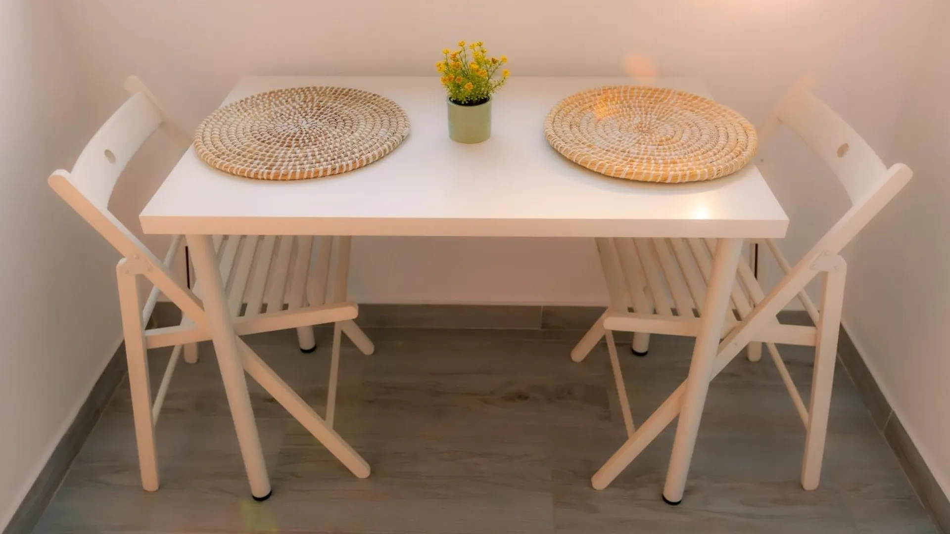 Sunset Apartment - Central Apt With Rooftop Garden Bucureşti